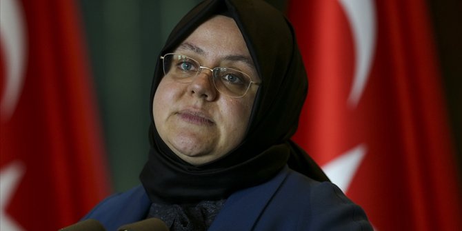 Bakan Zehra Zümrüt Selçuk: Türkiye dünya ortalamalarının üstünde internetle olan bir diyalog içinde