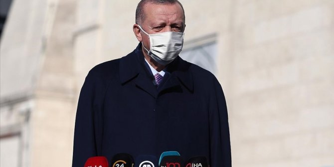 Cumhurbaşkanı Erdoğan: Biz şu anda Sağlık Bakanlığımızın da attığı adımlarla tedbirleri almaya mecburuz ve alacağız