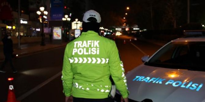 Ankara'da sokak kısıtlaması ile meydanlar boş kaldı
