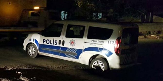 Yan bakma tartışması bıçaklı kavgaya dönüştü: 1 yaralı