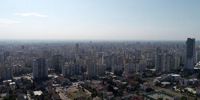  'Adana'da temeli hasarlı, duvarları çatlak binaları badana yaptırıp satıyorlar'