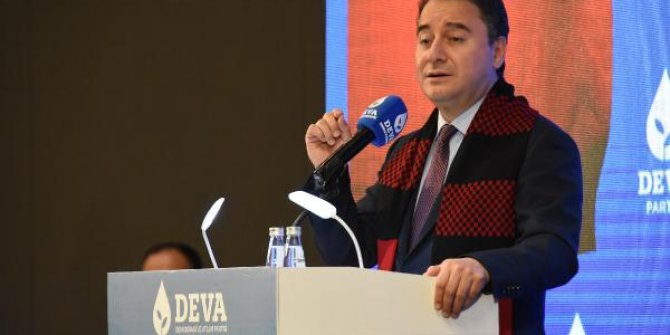 Babacan, partisinin Eskişehir ve Kütahya kongrelerine katıldı