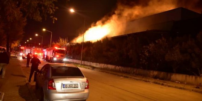 Çiğli'de plastik fabrikasında yangın