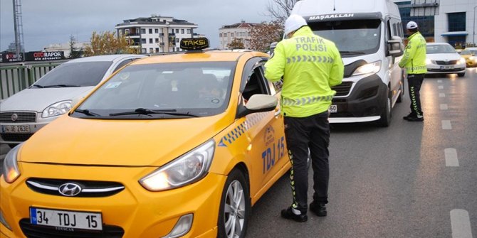 İstanbul'da toplu taşıma araçlarında Kovid-19 denetimi