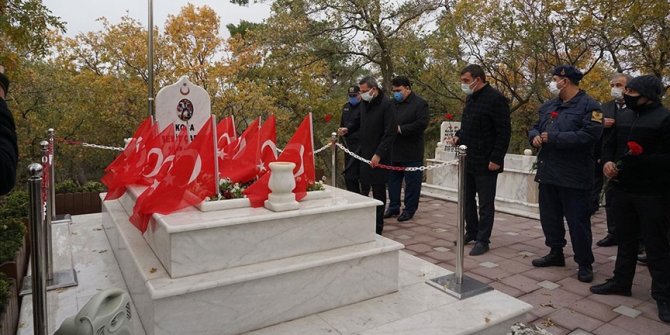 Çanakkale kahramanı Seyit Onbaşı vefatının 81. yılında kabri başında anıldı
