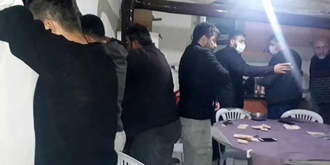 Evde kumar oynarken yakalanan 11 kişiye 52 bin lira ceza