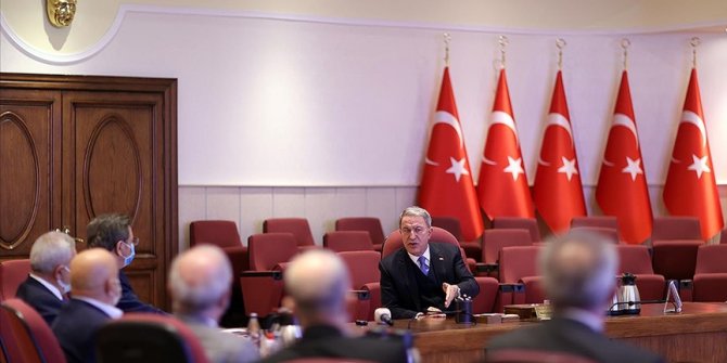 Milli Savunma Bakanı Akar: Orduyu 'satılmış' kelimesiyle yan yana koymak akla ziyan bir husus