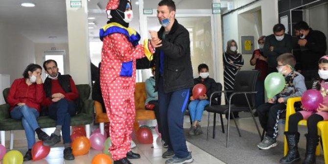 Destek eğitimi alan engelli öğrencilere sürpriz eğlence