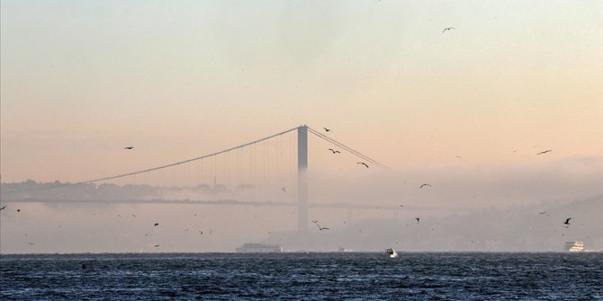 İstanbul Boğazı'nda gemi geçişleri çift yönlü askıya alındı
