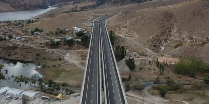 Sarıkamış-Karakurt-Horasan bölünmüş yolu açılıyor