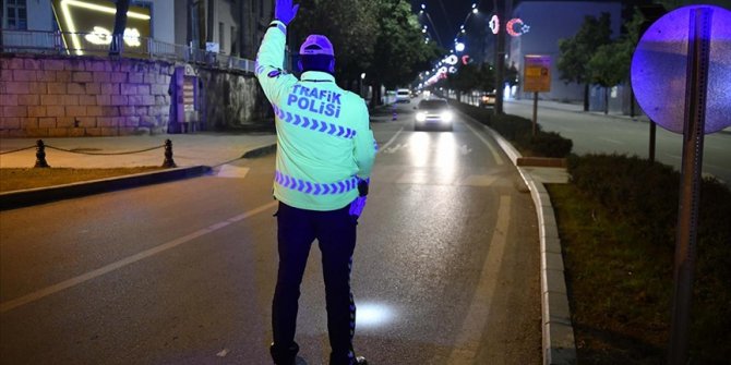 Sokağa çıkma kısıtlaması başladı: Kısıtlamadan muaf tutulacak kişiler ve yerler