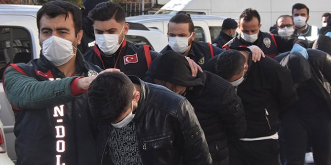 Türkiye'de yaşayan Almanları dolandıran 39 şüpheli adliyede