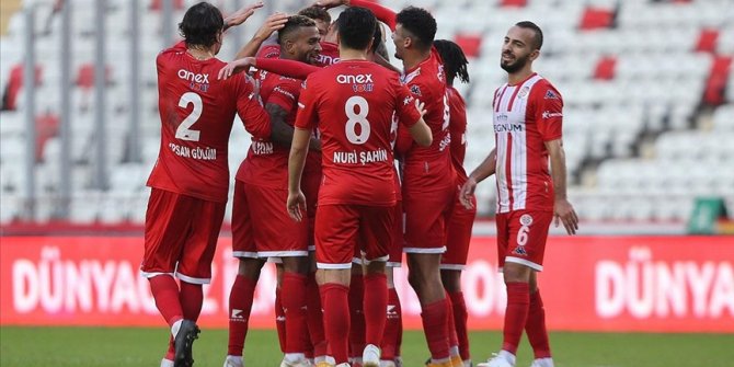 Antalyaspor evinde kazandı