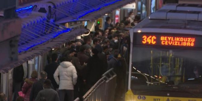 Cevizlibağ metrobüs durağında aynı manzara
