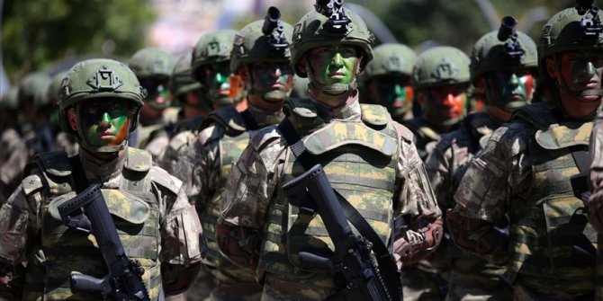 Mehmetçik Azerbaycan'daki askeri geçit törenine katılacak