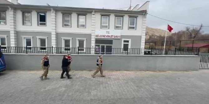 Bitlis'te 15 kişilik minibüste 53 kaçak göçmen yakalandı