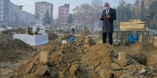 4 yakını koronadan ölen okul müdürü: Kimse sadece yaşlılar gidiyor diye rahat olmasın