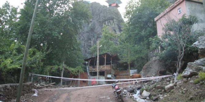 Kadınlar bir evde toplanıp ekmek yaptı, 150 haneli köy karantinaya alındı