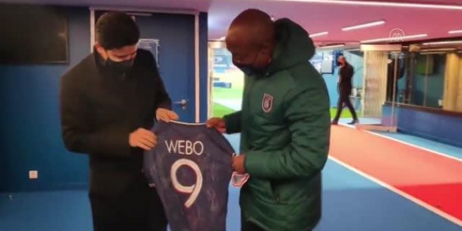 PSG Başkanı Nasser Al-Khelaifi, Webo'ya forma hediye etti