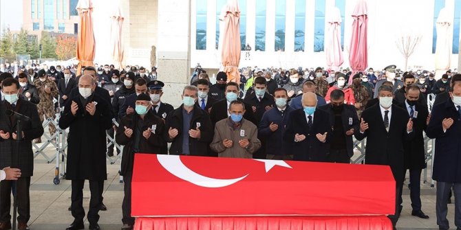 Ankara'da trafik kazası sonucu şehit olan polis memuru son yolculuğuna uğurlandı