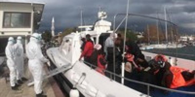 Yunanistan'ın ölüme terk ettiği 17 kaçak göçmeni Türk Sahil Güvenlik ekipleri kurtardı