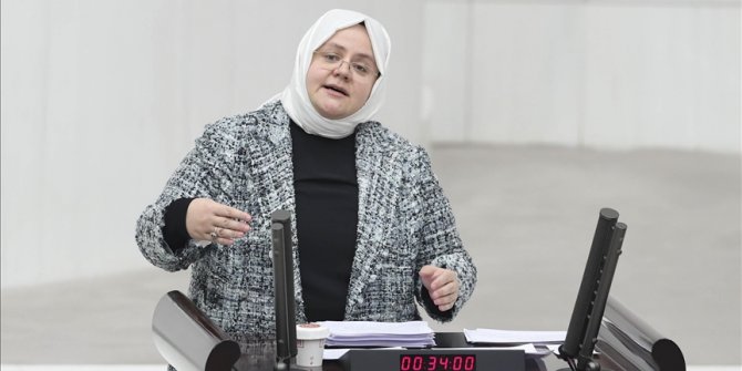 Bakan Zehra Zümrüt Selçuk: 1 Aralık itibarıyla kısa çalışma ödeneğine yeniden başvuru almaya başladık