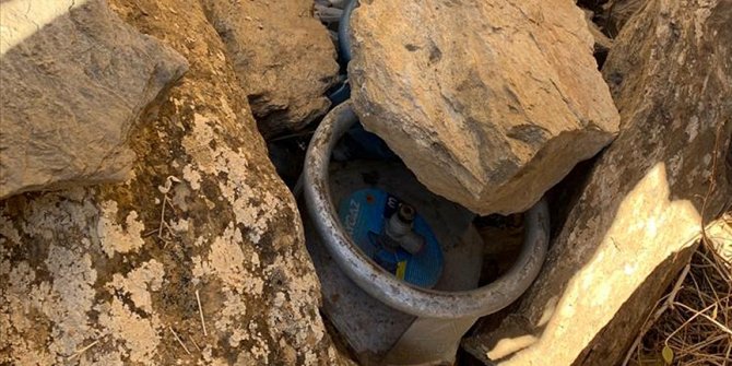 Van'da PKK'lı teröristlere ait el yapımı patlayıcı ve tüp ele geçirildi