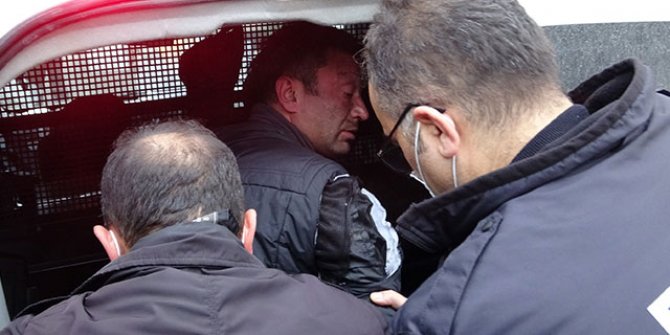 Binayı yakan şüpheliyi mahalleli yakaladı, linç edilmekten polis kurtardı