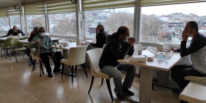 İstanbul Valiliğince evsiz vatandaşlar otellerde misafir ediliyor