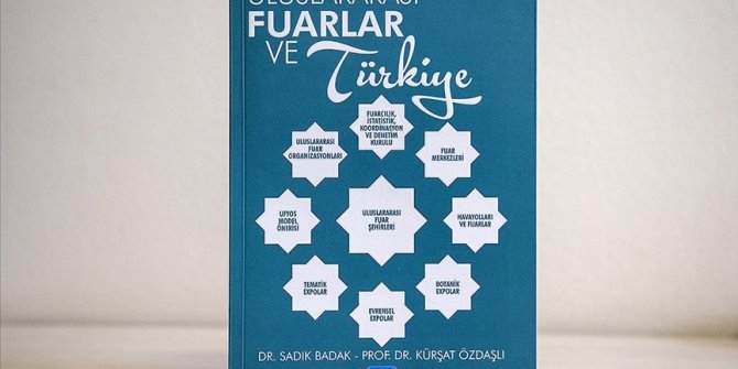 Eski milletvekili Badak ve Prof. Dr. Özdaşlı'dan 'Uluslararası Fuarlar ve Türkiye' kitabı