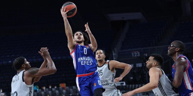 Anadolu Efes'te 7. dalya heyecanı