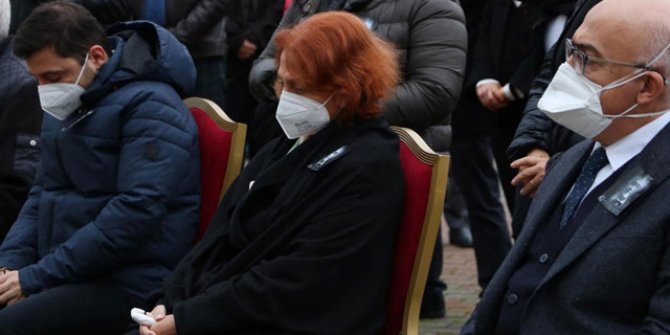 Koronavirüse yenilen Prof. Dr. Koyuncu'nun cenazesinde duygusal anlar yaşandı