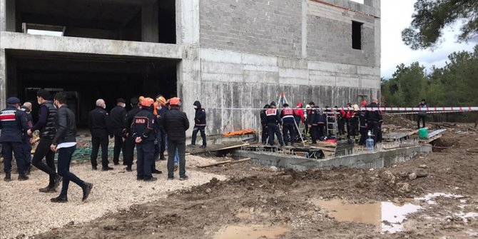 Foseptikteki suyun tahliyesi sırasında pompanın egzozundan zehirlenen 8 işçiden 3'ü öldü