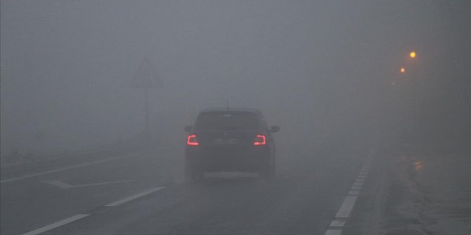 Bolu Dağı'nda sis etkili oluyor