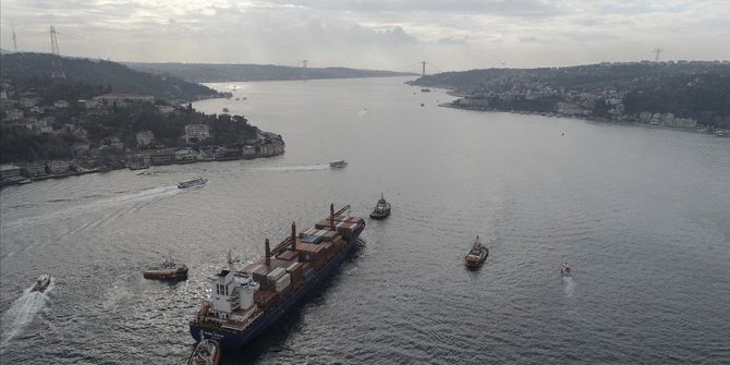 Türk boğazları deniz trafiğinde'1915 Çanakkale Köprüsü' ve 'tehlikeli yük' düzenlemesi yapıldı