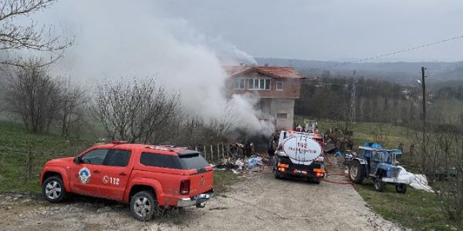 Bacadan düşen kıvılcım samanları yaktı