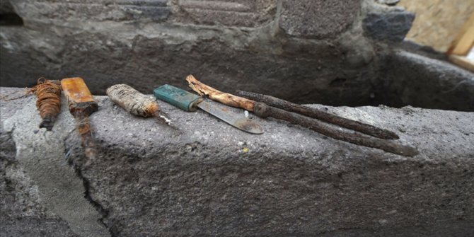 Ulucanlar Cezaevi önündeki tarihi çeşmeden mahkumlara ait kesici aletler zulası çıktı