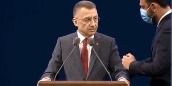 Cumhurbaşkanı Yardımcısı Fuat Oktay kürsüde rahatsızlandı