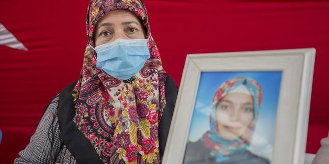 Diyarbakır annelerinden Akkuş: Elinizden kaleminizi alıp silah verdiler