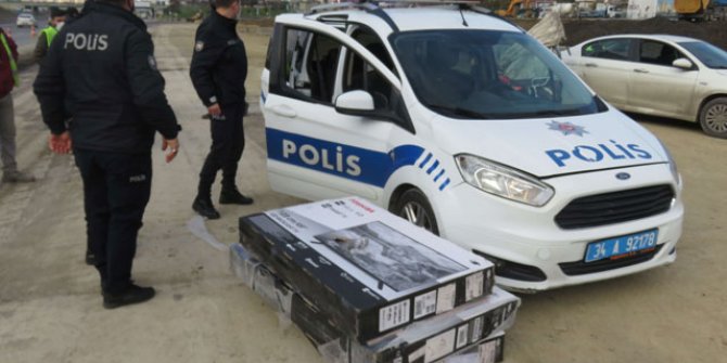 Kadıköy'de hırsız polis kovalamacası: Çaldıkları televizyonları yola atıp kaçtılar