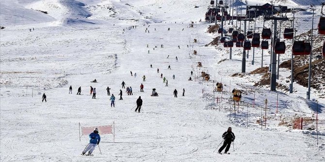 Erciyes Kayak Merkezi yurt içi ve dışından ilgi görüyor