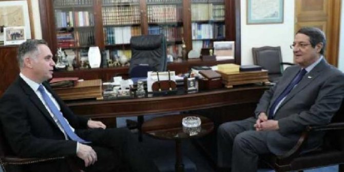 GKRY'de bütçe krizinin faturası Rum lideri Anastasiadis'e kesildi