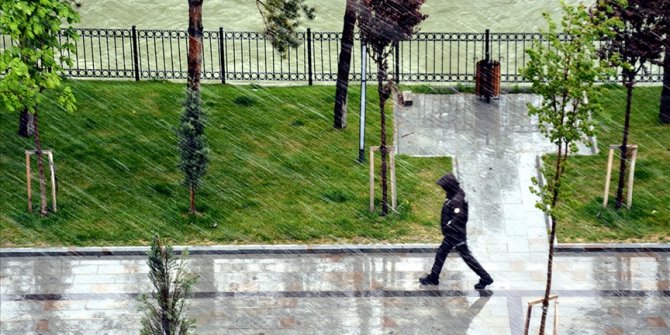 Meteoroloji Türkiye'nin doğu kesimleri için kuvvetli yağış uyarısında bulundu