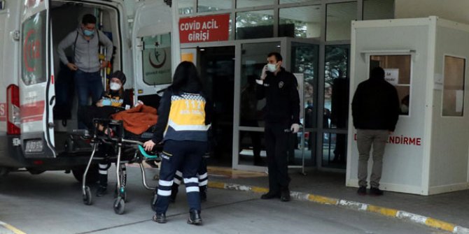 Parkta yürüyüş yapan genç kız, bıçaklı saldırıda yaralandı