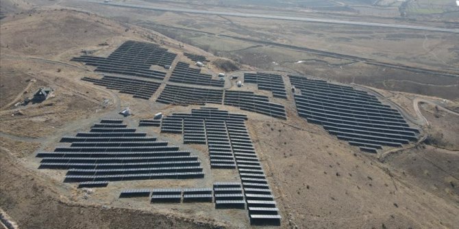 Tarıma elverişsiz arazide güneşten üretilen elektrikle 3 bin 600 hanenin ihtiyacı karşılanıyor