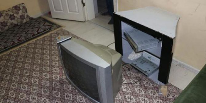 Üzerine televizyon düşen bebek hayatını kaybetti
