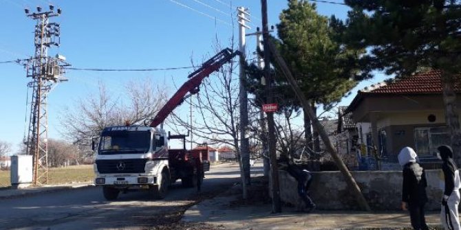 Elektrik akımına kapılan iki kardeş yaralandı