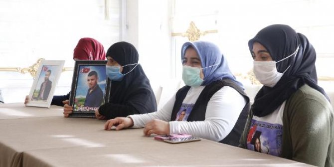 'Evlat nöbeti'ne, kısıtlama nedeniyle kaldıkları otelde devam ettiler