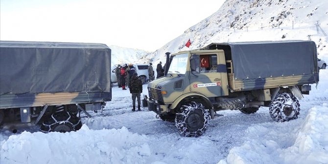 MSB: Hakkari'de çığ altında kalan 1 asker şehit oldu, 1 asker aranıyor