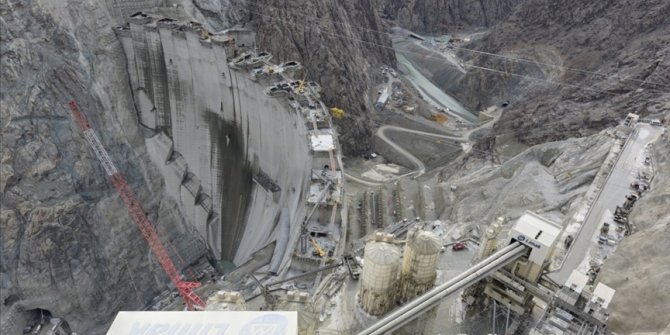 Türkiye'nin en yüksek barajının gövde yüksekliği 265 metreye ulaştı